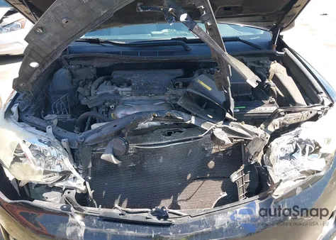 2013 Toyota Camry Xle z USA, uszkodzony, nr VIN 4T4BF1FKXDR326779